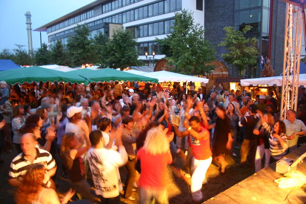 Weinfest 2007, Tanz vor der Bühne